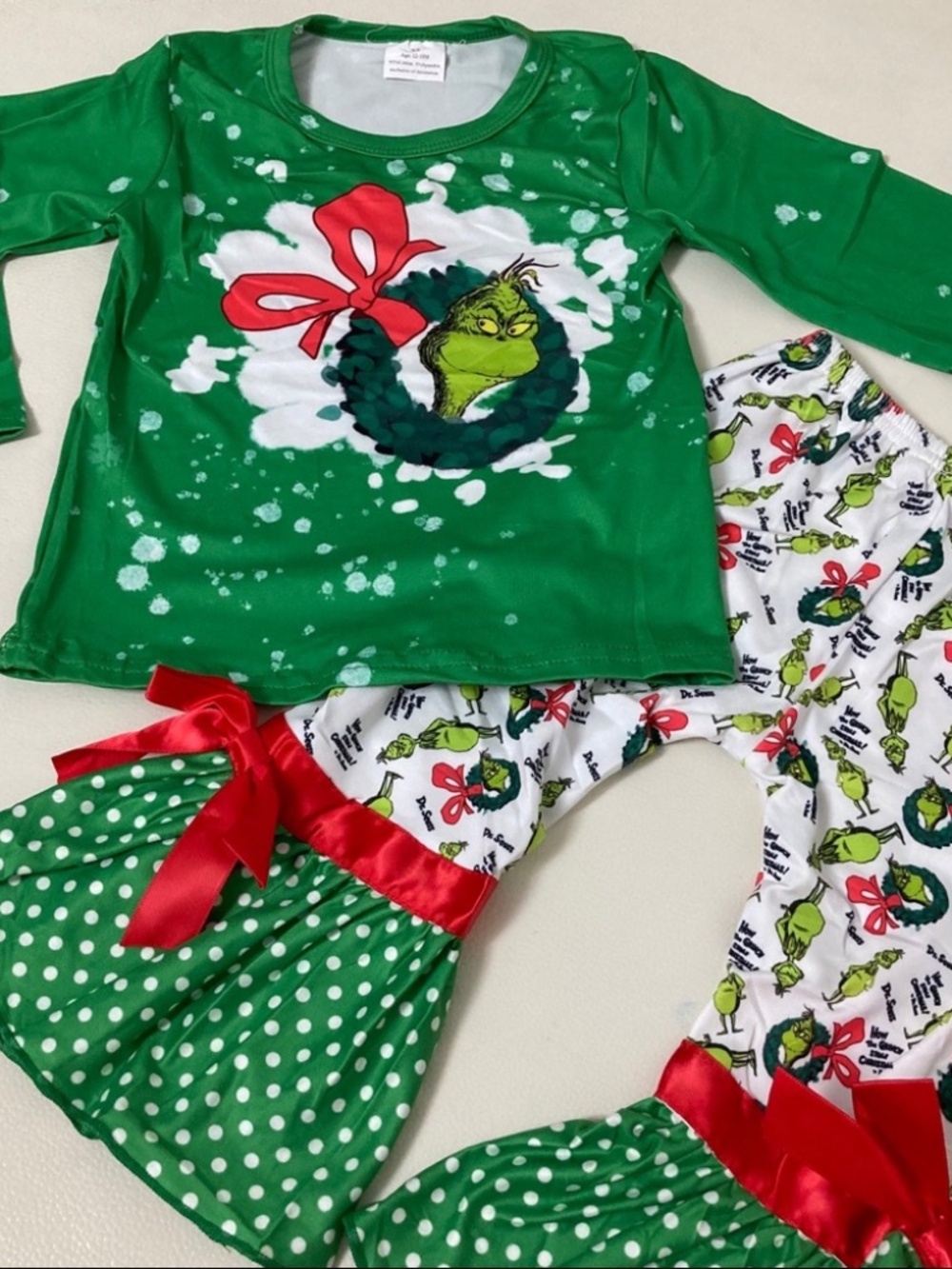 Boutique Christmas 🎄 Grinch cute bow pants long sleeve top set - Picture 5 of 7